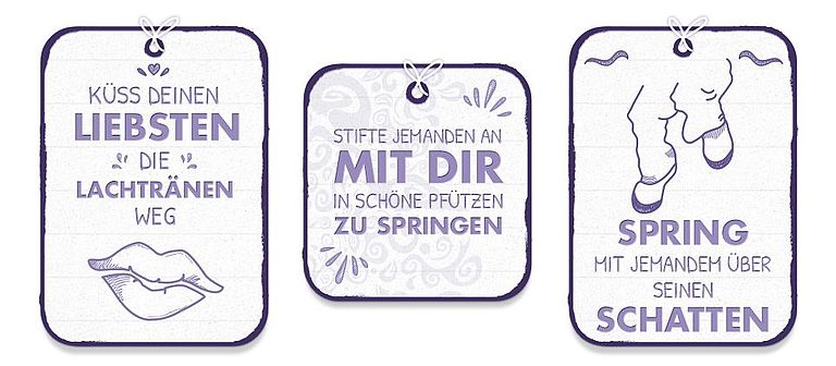 Drei Karten auf weißem Hintergrund mit lilaner Schrift